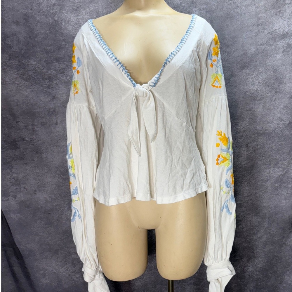 Free People White Peasant Blouse with Yellow & Blue Embroidery- Size M 🌼